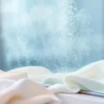 descubre por qué tus espejos quedan con rayas incluso cuando usas papel absorbente y aprende trucos efectivos para limpiarlos sin marcas.